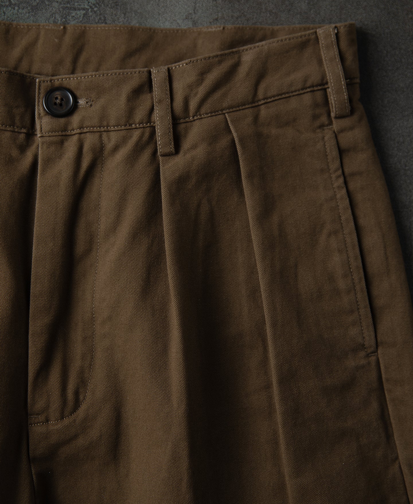 Classic Fit Two-Pleated Chino - Brown