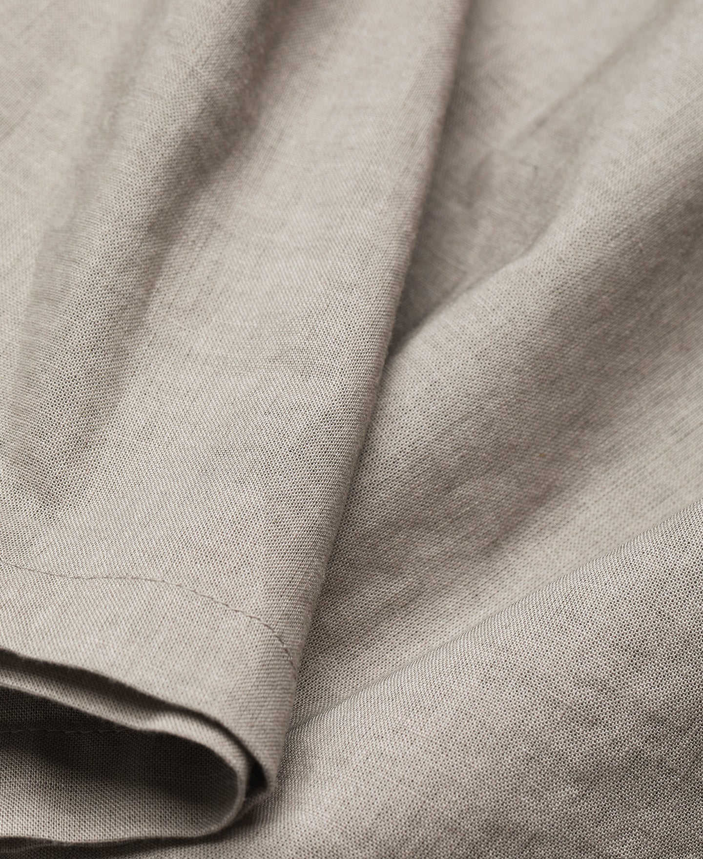 Lot 220L 1940s Linen-Cotton Open Collar Shirt - Khaki Gray