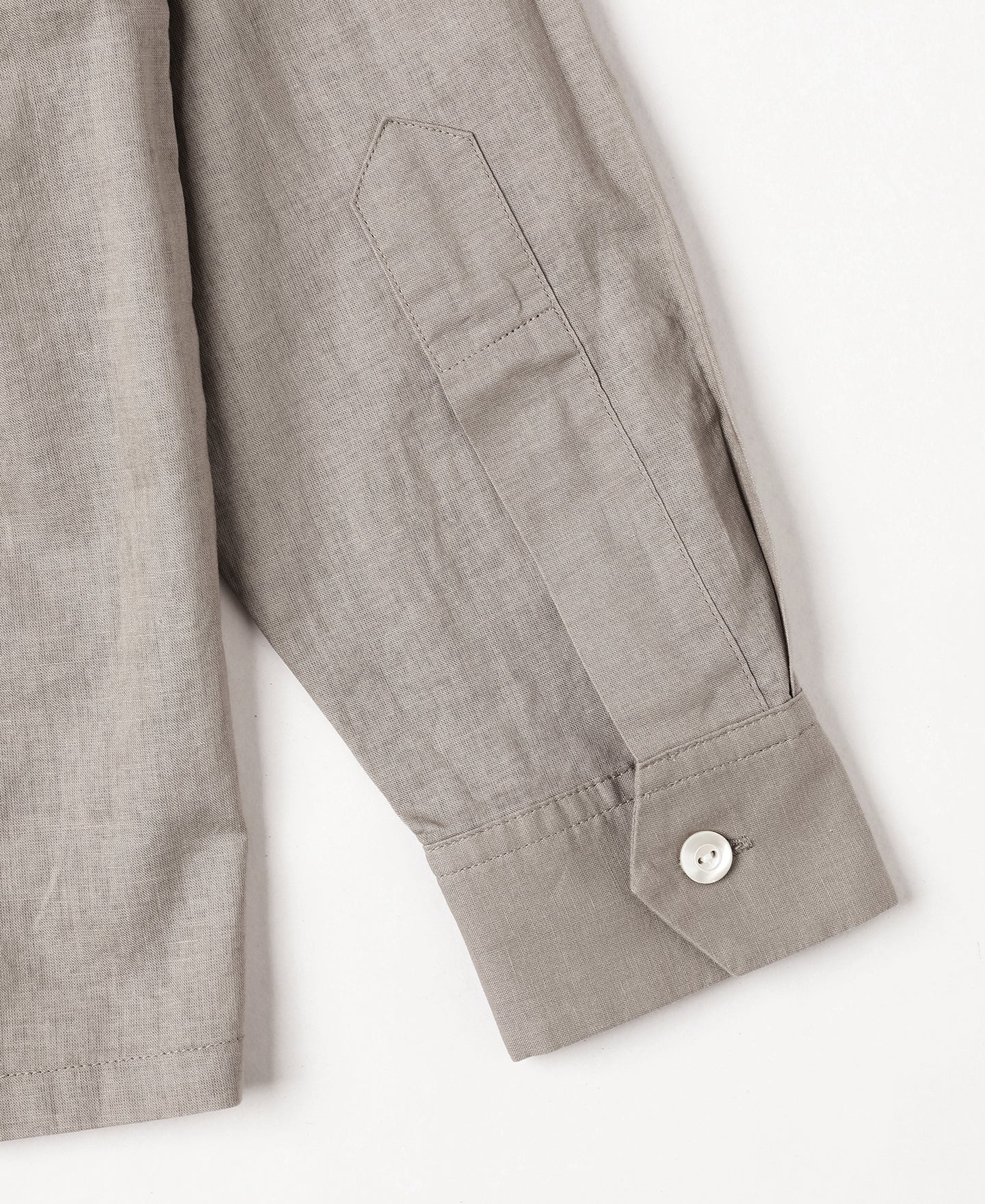 Lot 220L 1940s Linen-Cotton Open Collar Shirt - Khaki Gray